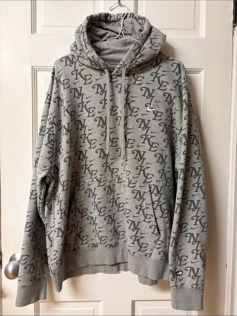 Nike Gray Monogram Logo Club Fleece Sweatshirt Hoodie menโs size XL